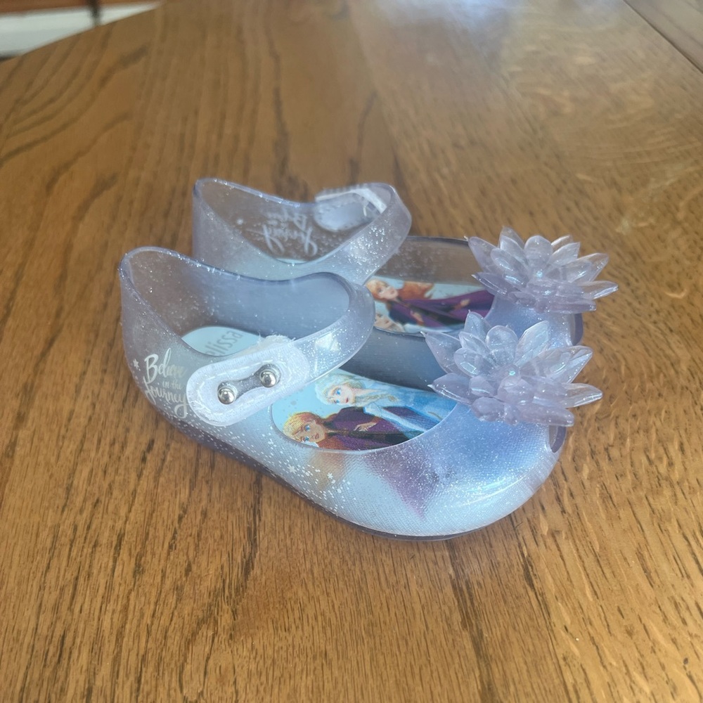 Mini Melissa Frozen toddler shoe size 5 without box excellent condition